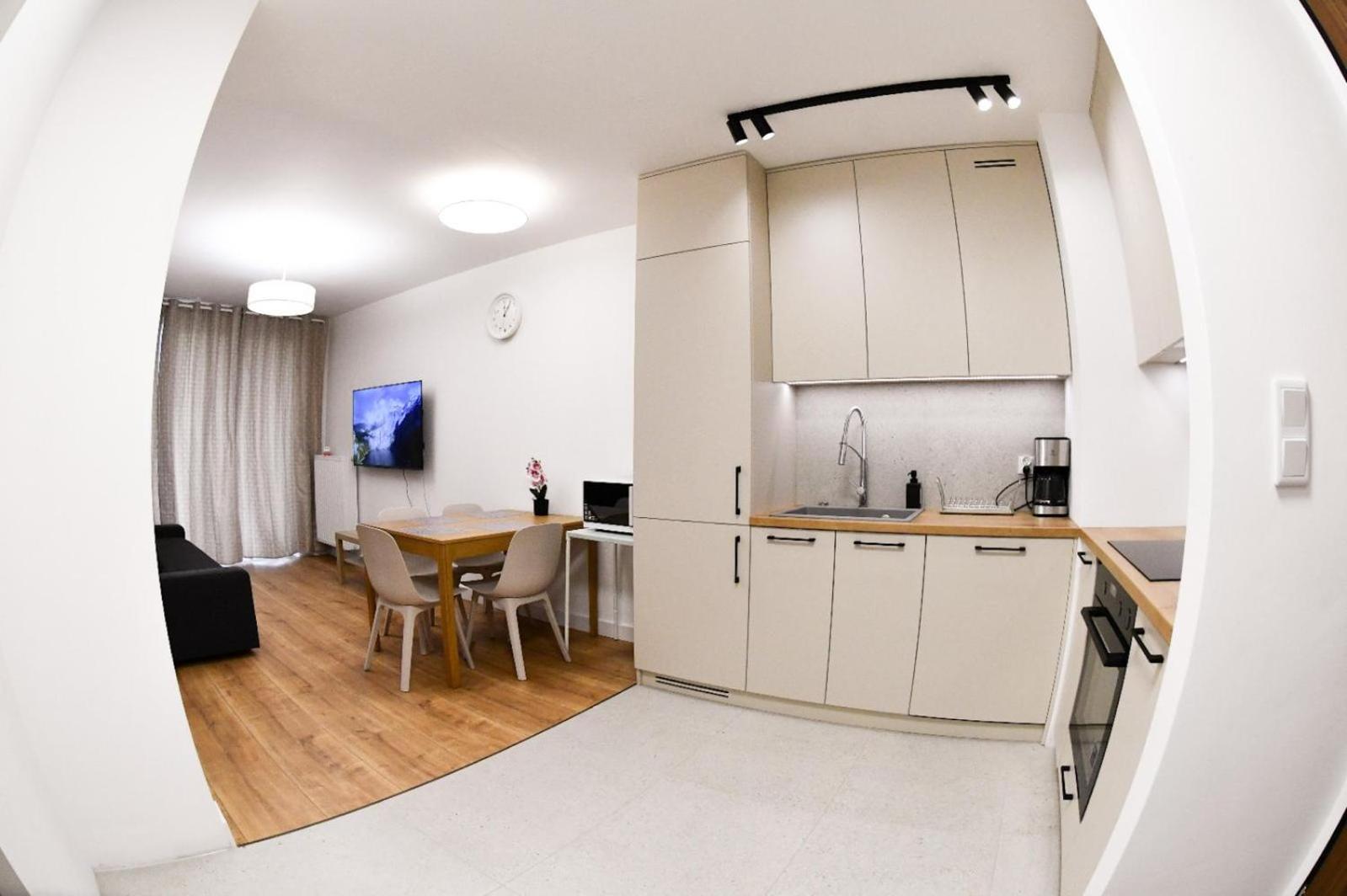 Elegant Two-Room Apartment, Sleeps 4, Near Turon Arena, With Balcony Kraków Exteriör bild