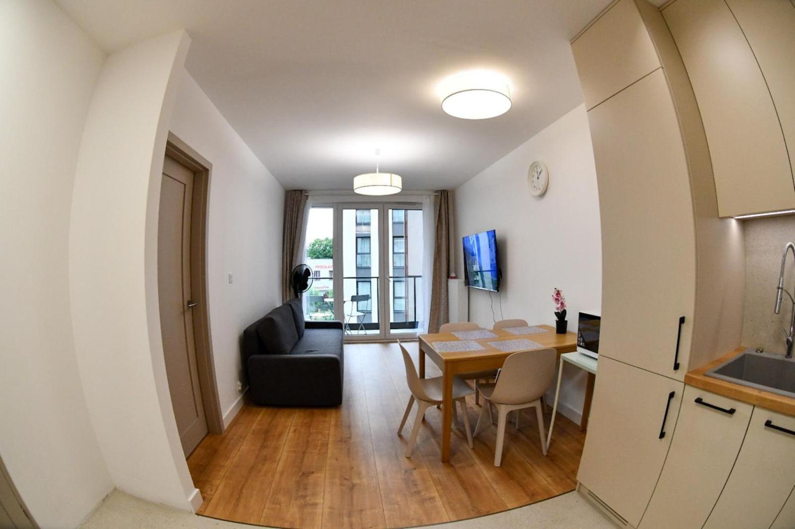 Elegant Two-Room Apartment, Sleeps 4, Near Turon Arena, With Balcony Kraków Exteriör bild