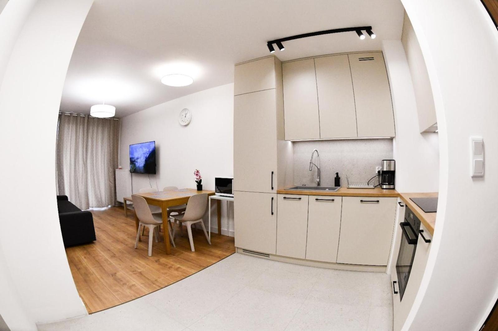 Elegant Two-Room Apartment, Sleeps 4, Near Turon Arena, With Balcony Kraków Exteriör bild