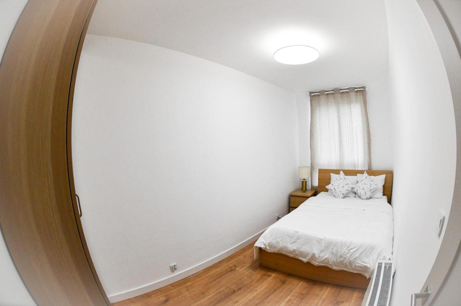 Elegant Two-Room Apartment, Sleeps 4, Near Turon Arena, With Balcony Kraków Exteriör bild