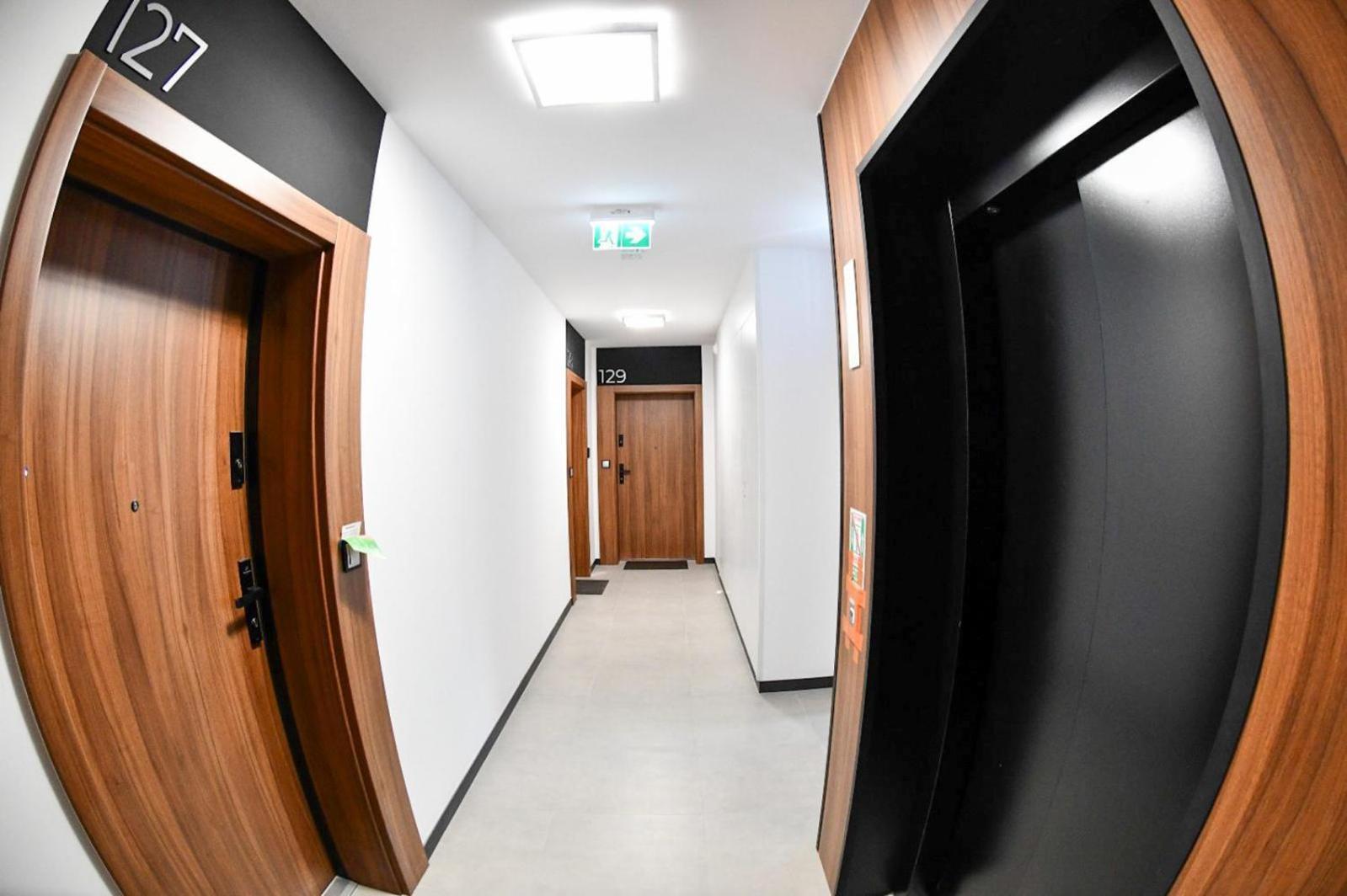 Elegant Two-Room Apartment, Sleeps 4, Near Turon Arena, With Balcony Kraków Exteriör bild