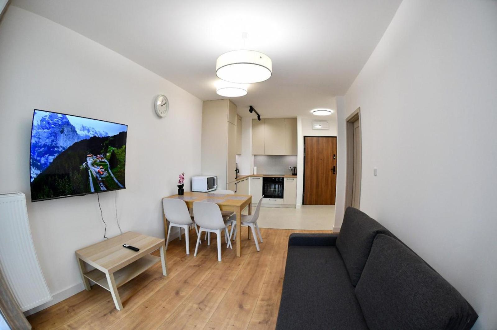 Elegant Two-Room Apartment, Sleeps 4, Near Turon Arena, With Balcony Kraków Exteriör bild