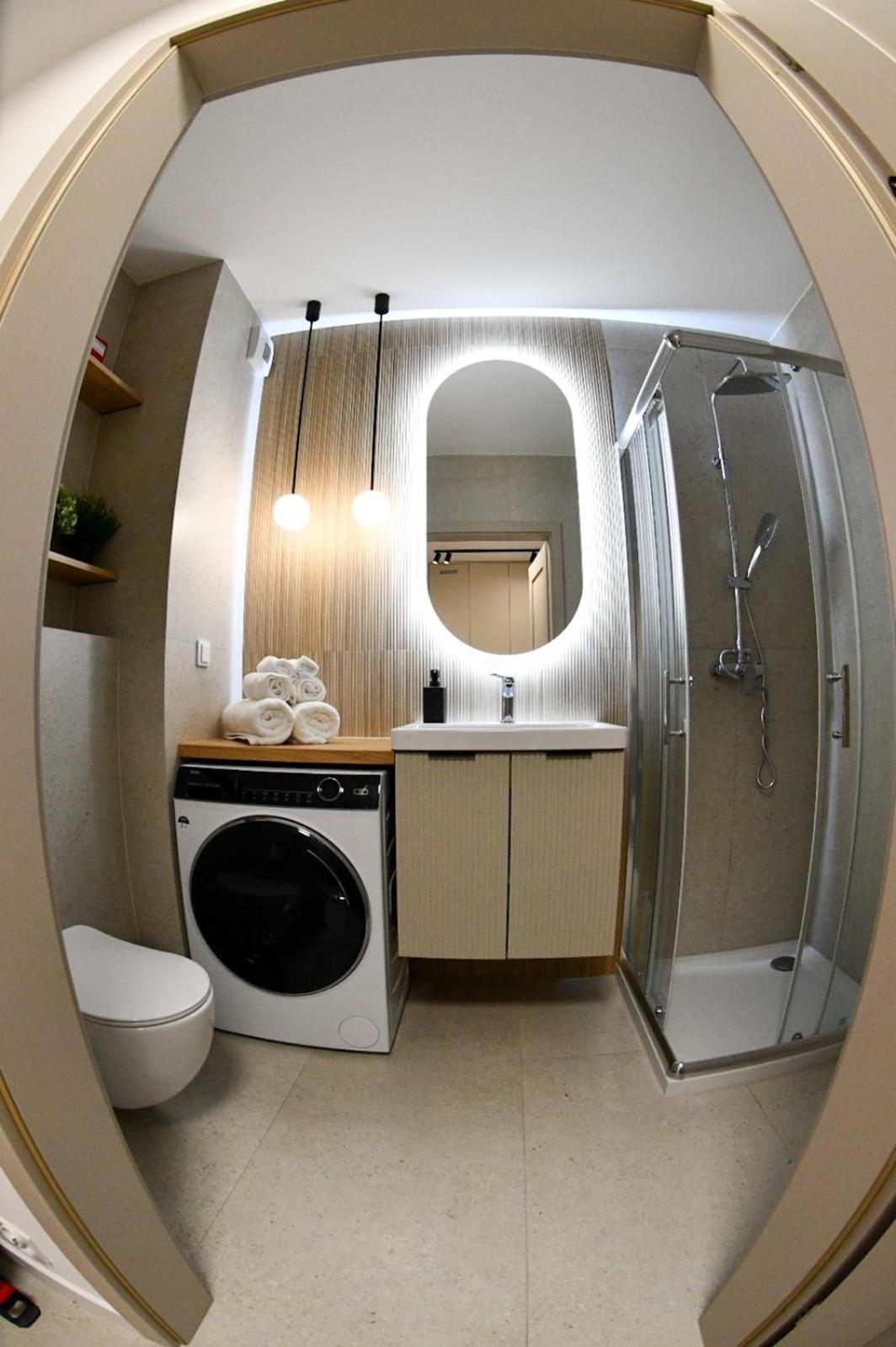 Elegant Two-Room Apartment, Sleeps 4, Near Turon Arena, With Balcony Kraków Exteriör bild