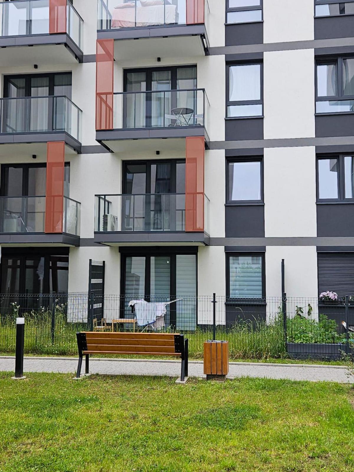 Elegant Two-Room Apartment, Sleeps 4, Near Turon Arena, With Balcony Kraków Exteriör bild